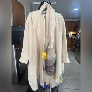Elegant Cream Cape Coat with Rabbit Fur Trim